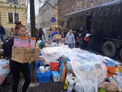 Církevní gymnázium Plzeň pomáhá